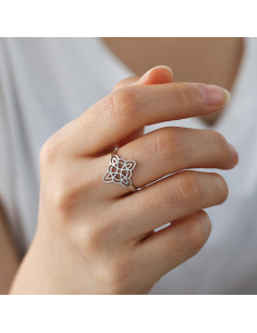 Witch Knot Ring